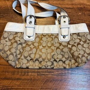 Coach Soho Signature Tote bag Please Look At Pictures